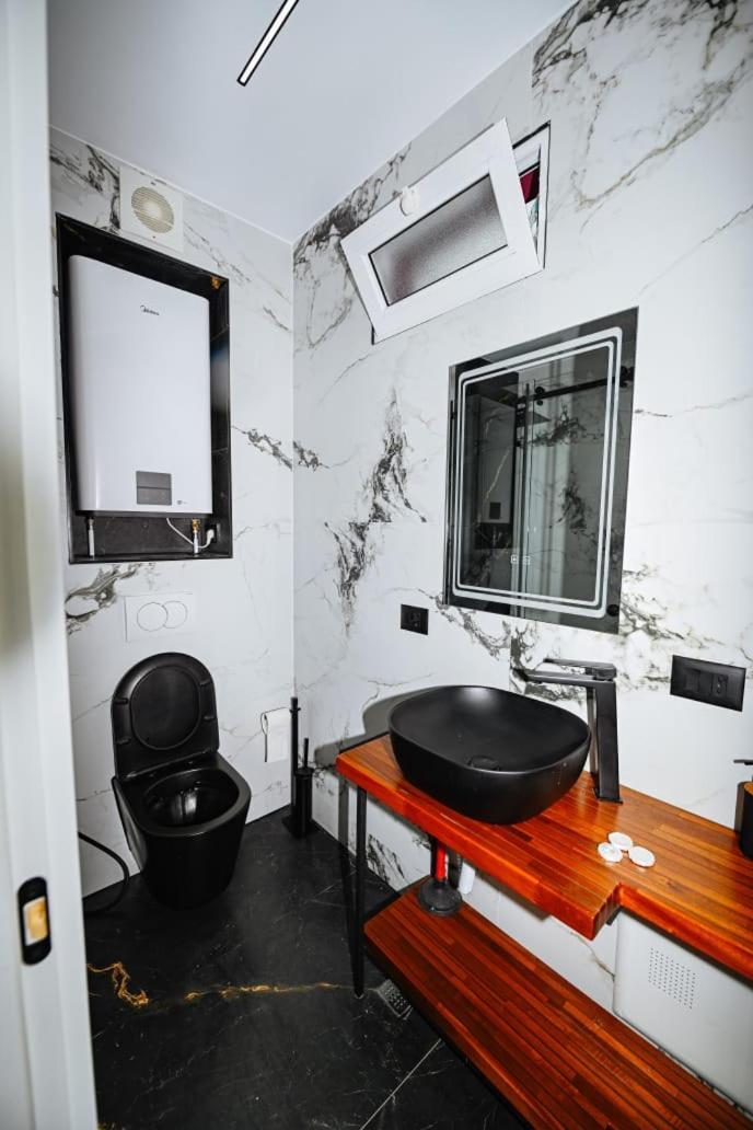 Mon Ami Boutique Hotel Shkoder Ngoại thất bức ảnh